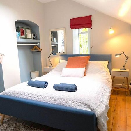 Lovely Property In The Heart Of Somerset, Sleeps 9 Shepton Mallet Extérieur photo
