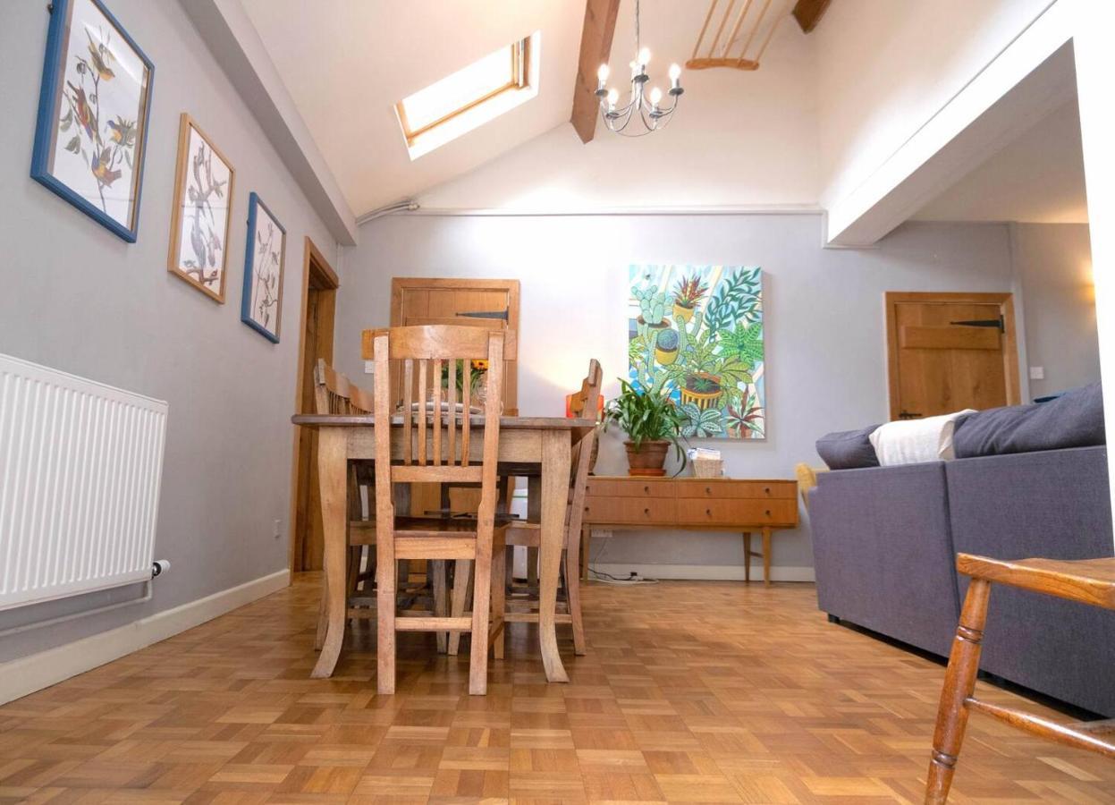 Lovely Property In The Heart Of Somerset, Sleeps 9 Shepton Mallet Extérieur photo