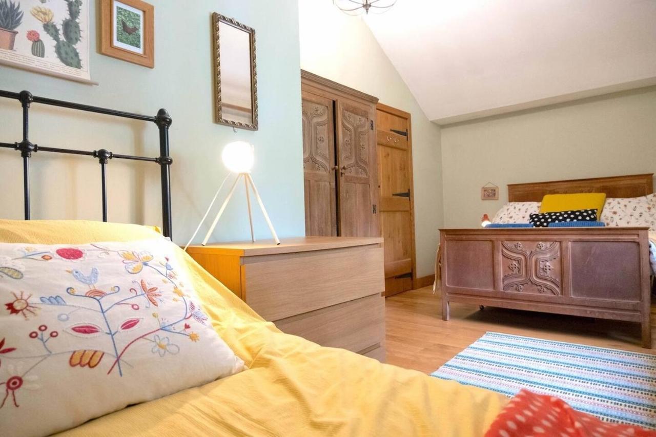 Lovely Property In The Heart Of Somerset, Sleeps 9 Shepton Mallet Extérieur photo