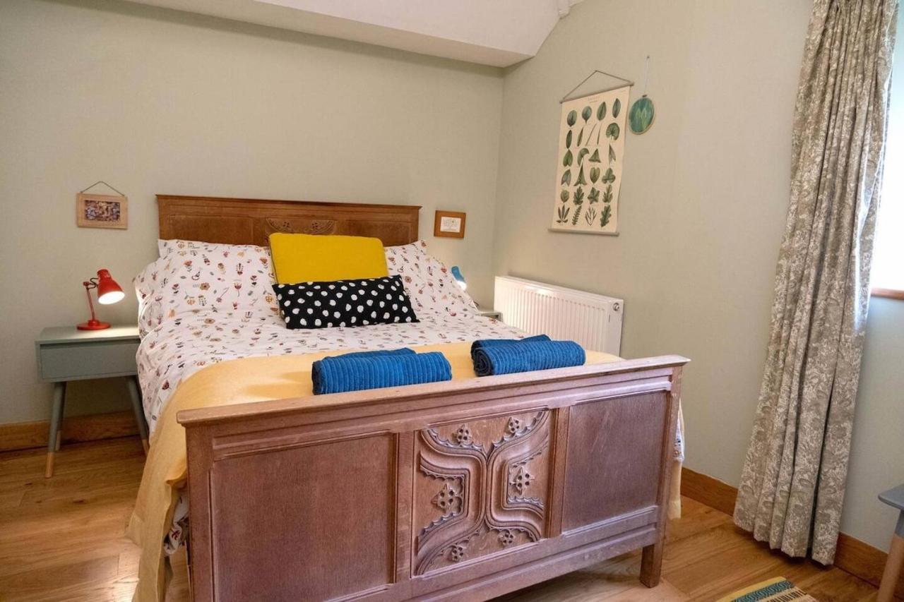 Lovely Property In The Heart Of Somerset, Sleeps 9 Shepton Mallet Extérieur photo