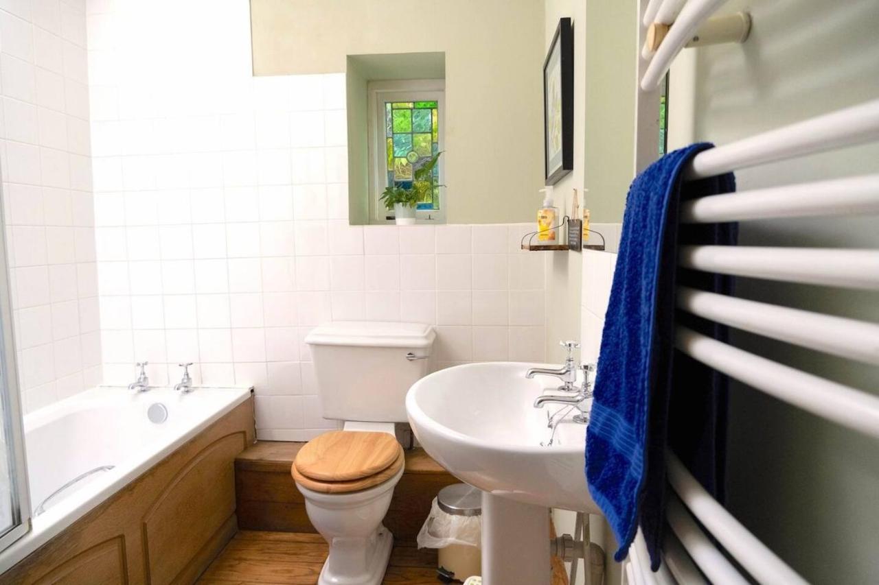 Lovely Property In The Heart Of Somerset, Sleeps 9 Shepton Mallet Extérieur photo