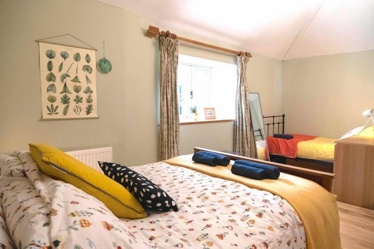 Lovely Property In The Heart Of Somerset, Sleeps 9 Shepton Mallet Extérieur photo