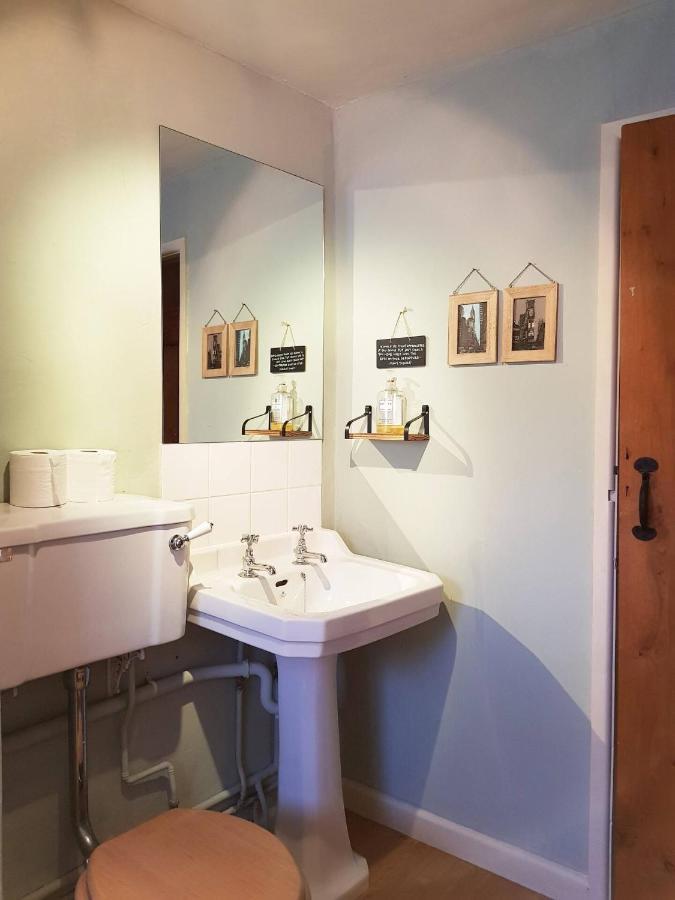 Lovely Property In The Heart Of Somerset, Sleeps 9 Shepton Mallet Extérieur photo